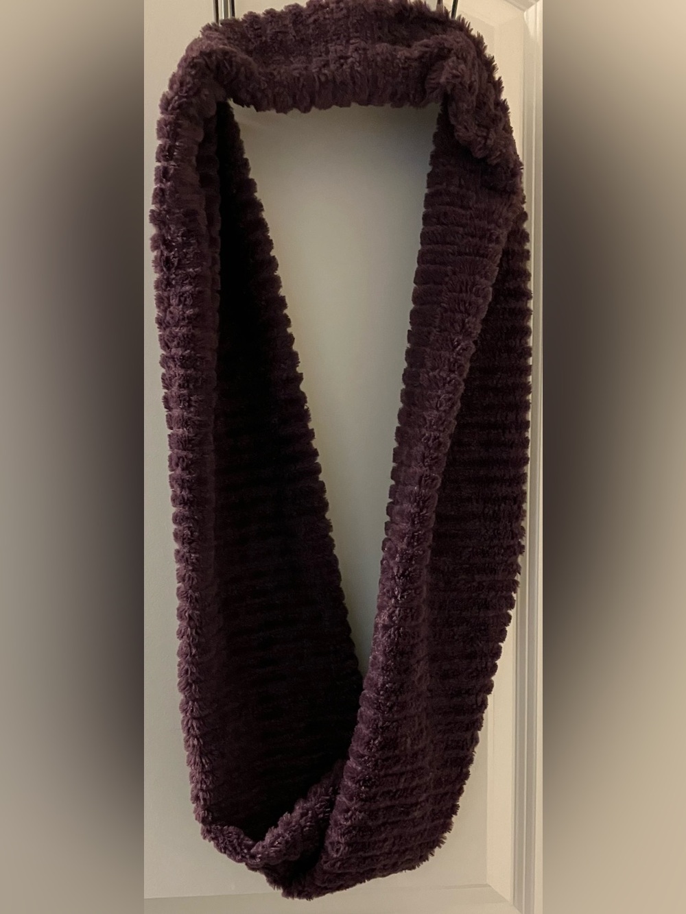 Women’s Cozy Ribbed Faux Fur Infinity Scarf - Plum Burgundy